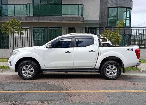NISSAN FRONTIER 2.3 16V TURBO DIESEL SE CD 4X4 AUTOMÁTICO